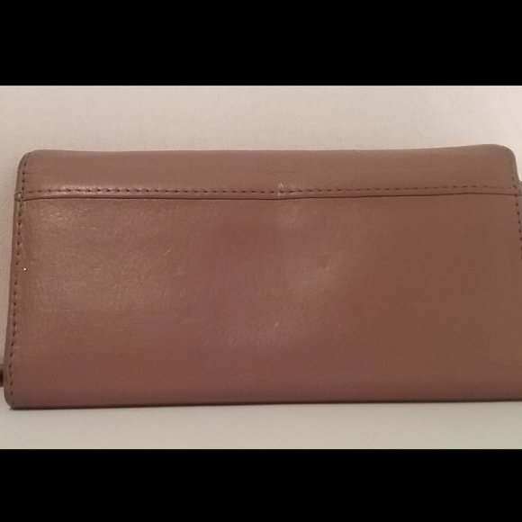 NEW Banana Republic Pink Leather Wallet - Picture 2 of 5